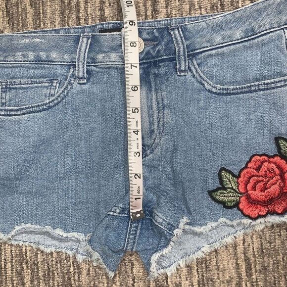 Express Womens 4 Denim Shortie‎ Cut Off Shorts Blue Embroidered Rose Low Rise - Picture 7 of 9